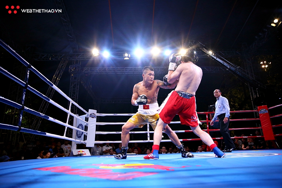 Victory 8 Boxing Huyền Thoại Hoàn Kiếm - Trương Đình Hoàng giật đai WBA
